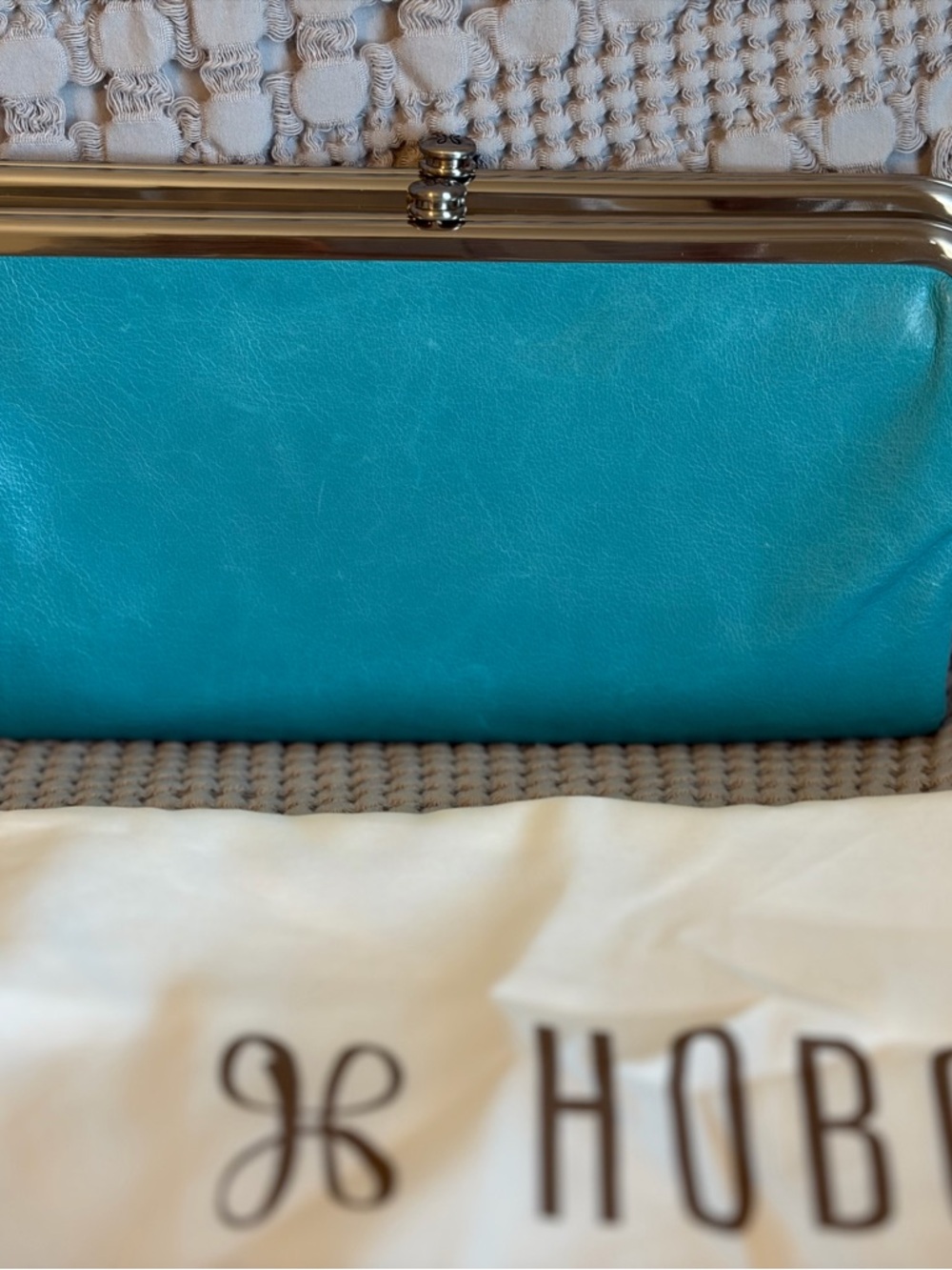 EUC Hobo Lauren clutch-wallet in turquoise.